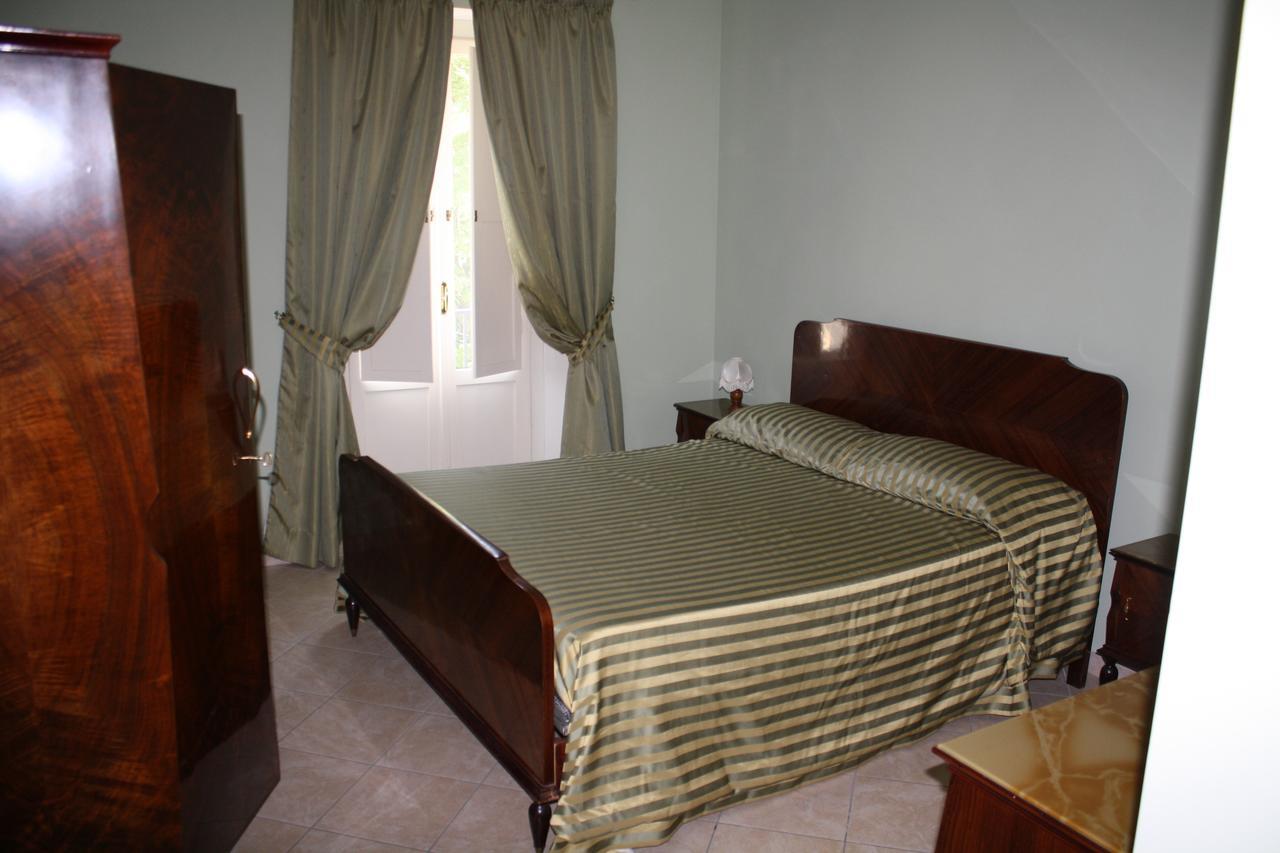 Bed And Breakfast Casale Nardone Atina Habitación foto
